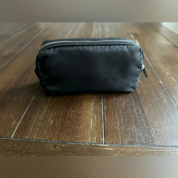 Salvatore Ferragamo Parfums cosmetics pouch - Picture 3 of 14